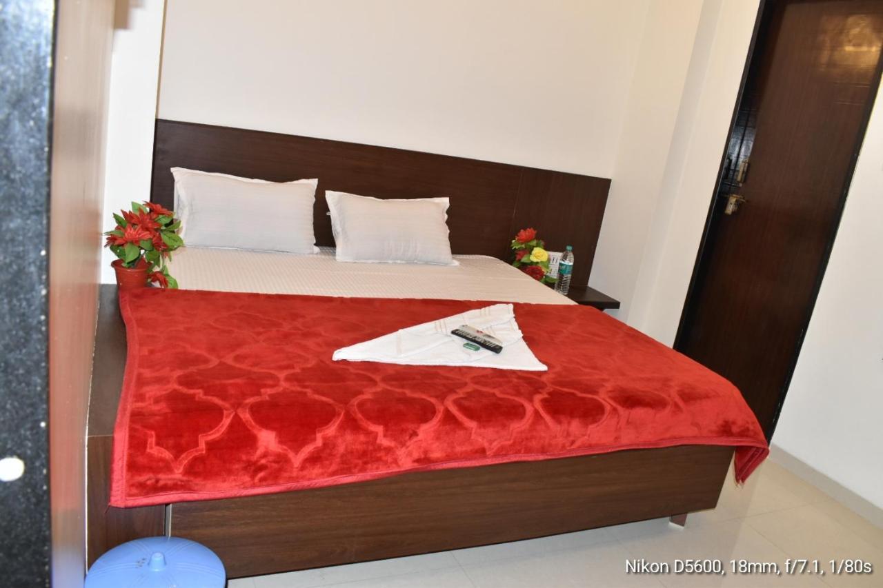 Hotel Sai Shatabdi Shirdi Zewnętrze zdjęcie