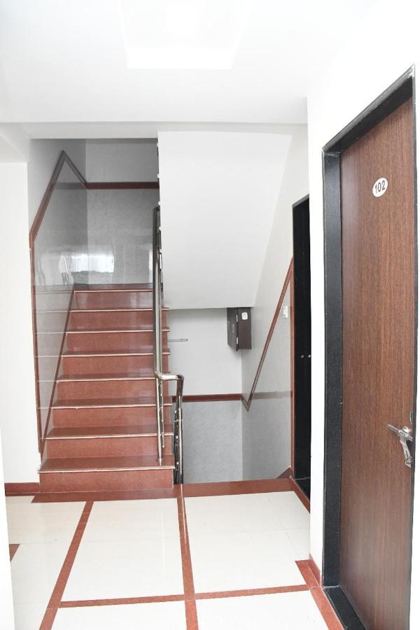 Hotel Sai Shatabdi Shirdi Zewnętrze zdjęcie
