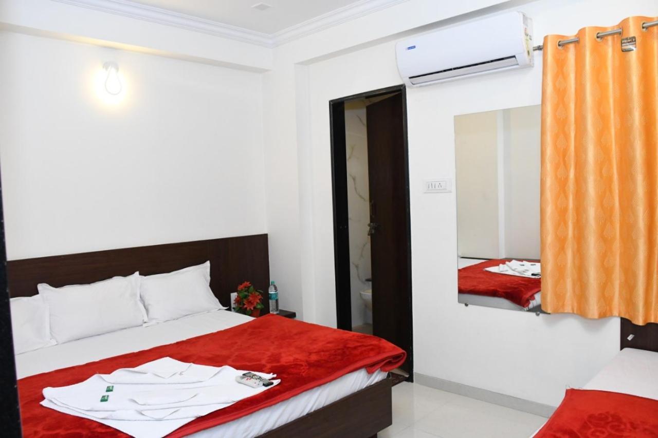 Hotel Sai Shatabdi Shirdi Zewnętrze zdjęcie